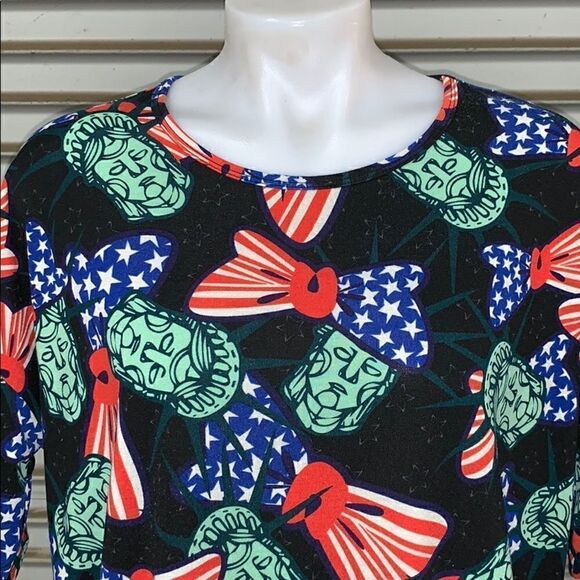 LuLaRoe unique print Statue of Liberty & bow tie - Picture 4 of 6